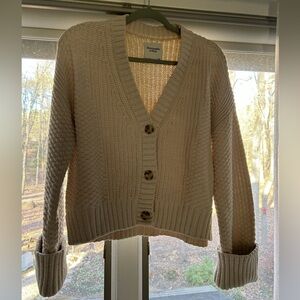 Abercrombie cardigan. New with tags. Size M.